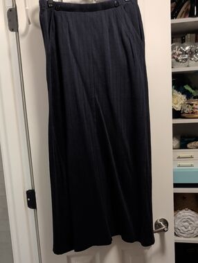 Liz Claiborne Dark Navy Ribbed Skirt with Red Label